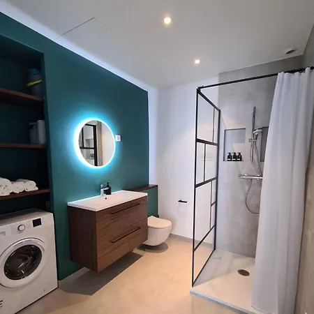 2 Bedrooms 5 Min Walk To Croisette Apartment